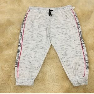 WOMEN’S CROPPED JOGGER